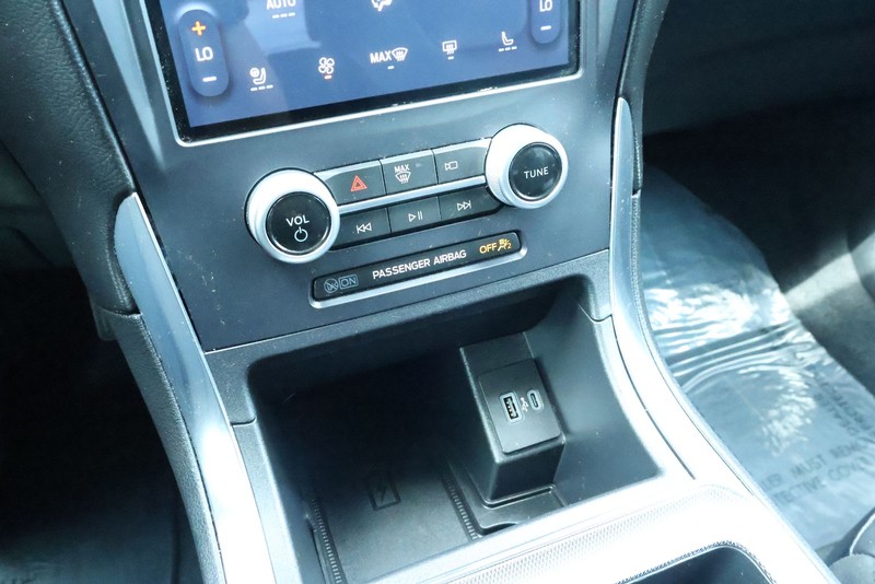 Ford Edge Vehicle Full-screen Gallery Image 37
