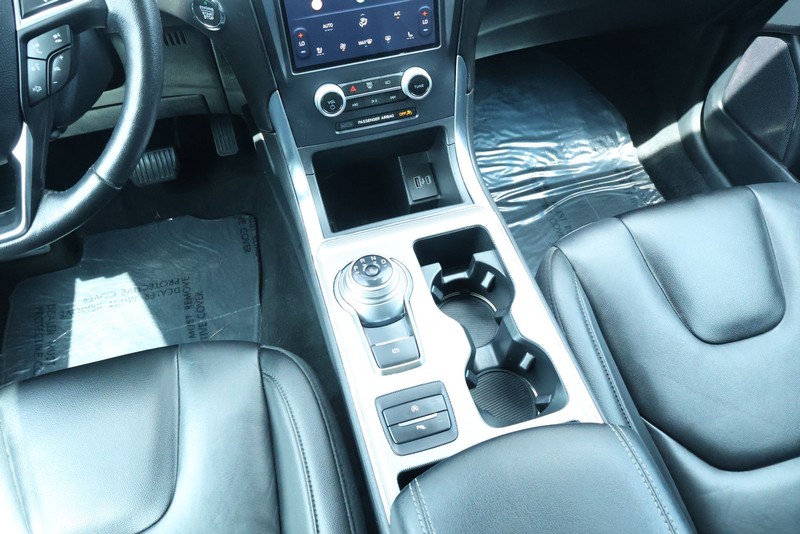 Ford Edge Vehicle Full-screen Gallery Image 38