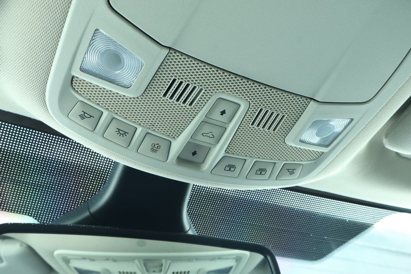 Ford Edge Vehicle Full-screen Gallery Image 40