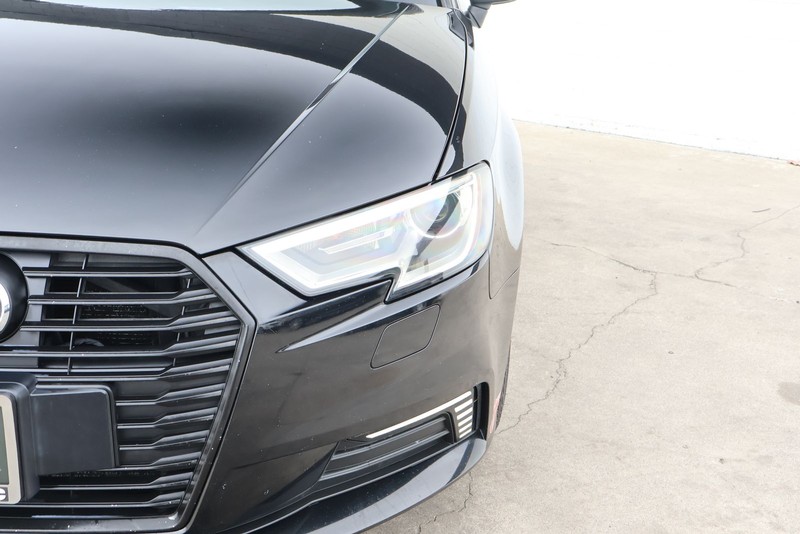 Audi A3 Sportback e-tron Vehicle Full-screen Gallery Image 03
