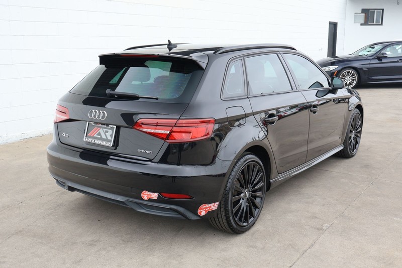 Audi A3 Sportback e-tron Vehicle Full-screen Gallery Image 05