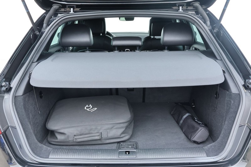 Audi A3 Sportback e-tron Vehicle Full-screen Gallery Image 09
