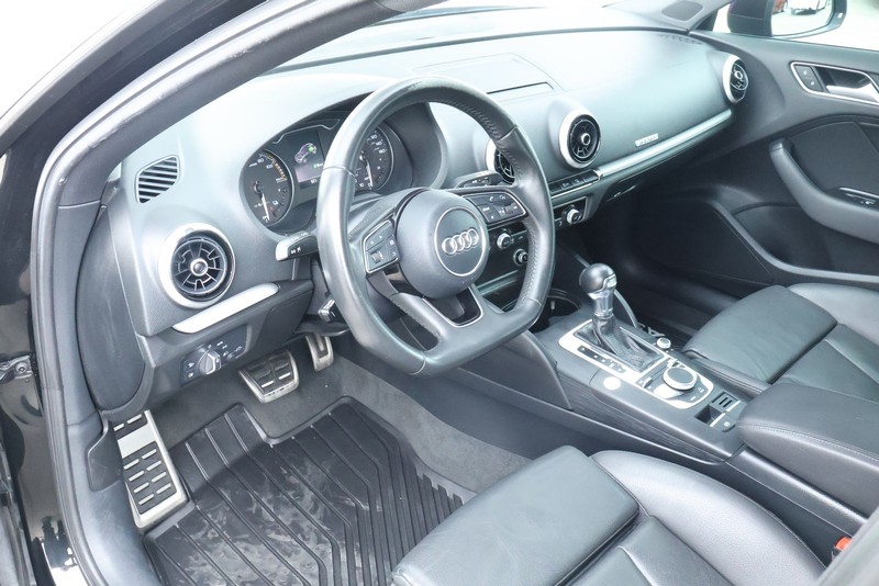 Audi A3 Sportback e-tron Vehicle Full-screen Gallery Image 18