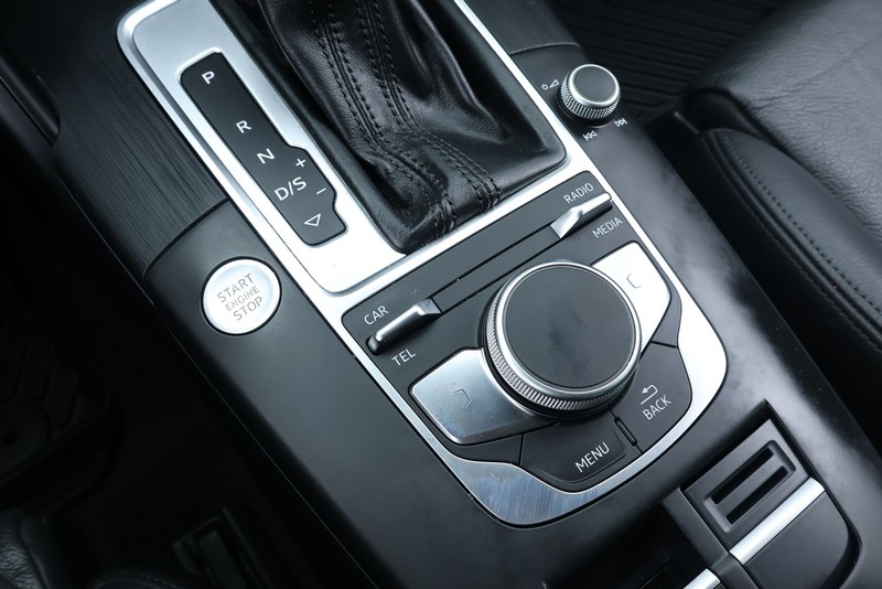 Audi A3 Sportback e-tron Vehicle Full-screen Gallery Image 34