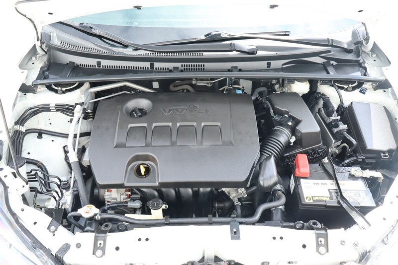 Toyota Corolla Vehicle Full-screen Gallery Image 13
