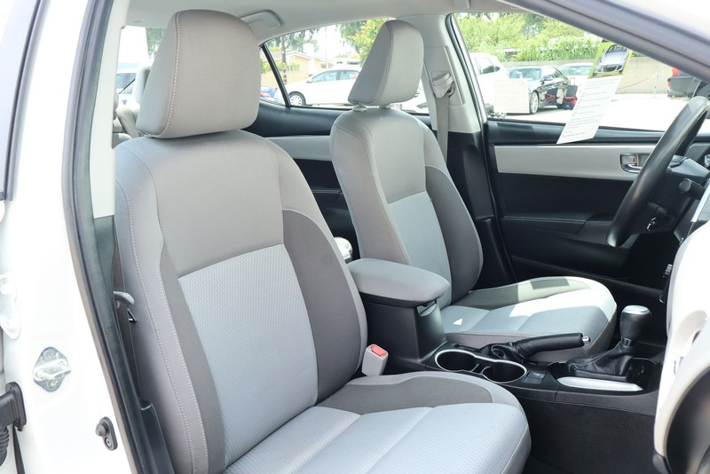 Toyota Corolla Vehicle Full-screen Gallery Image 19