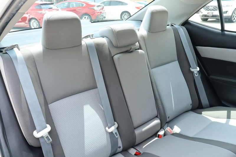 Toyota Corolla Vehicle Full-screen Gallery Image 20