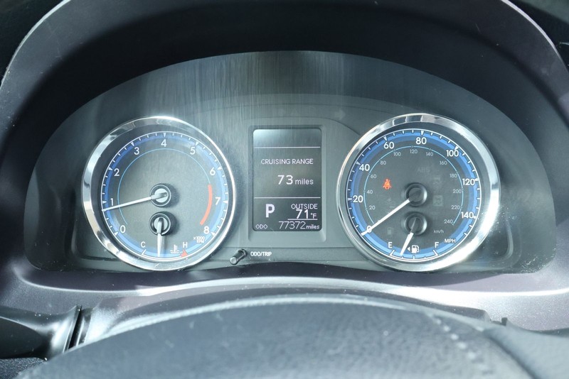 Toyota Corolla Vehicle Full-screen Gallery Image 22