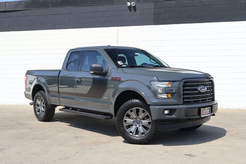 Ford F-150 Vehicle Full-screen Gallery Image 01