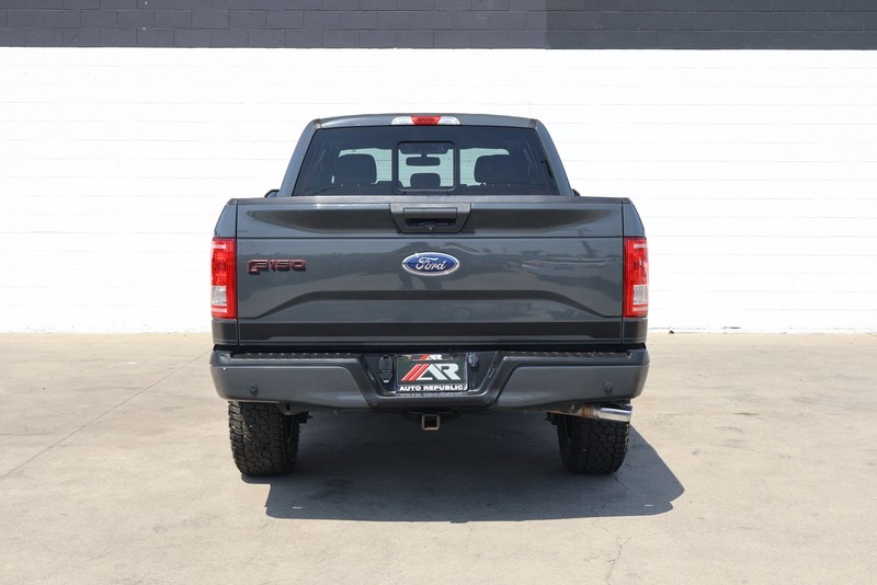 Ford F-150 Vehicle Full-screen Gallery Image 06