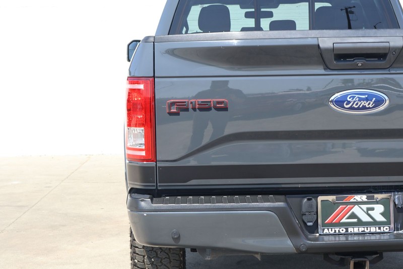 Ford F-150 Vehicle Full-screen Gallery Image 07