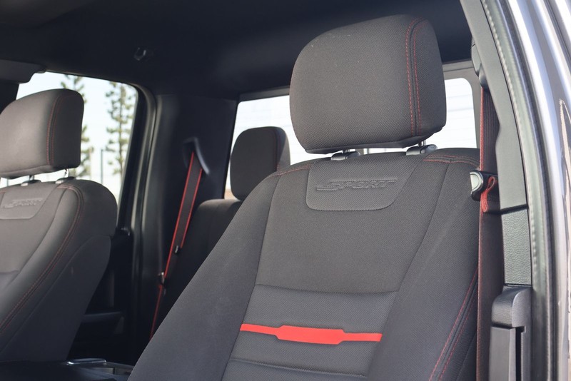 Ford F-150 Vehicle Full-screen Gallery Image 17