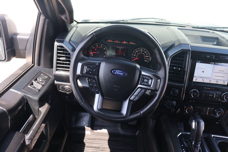 Ford F-150 Vehicle Full-screen Gallery Image 21