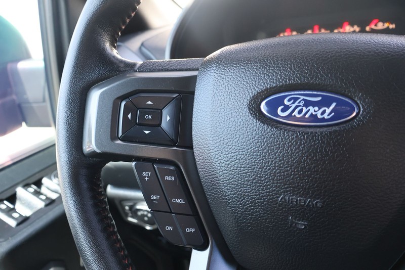 Ford F-150 Vehicle Full-screen Gallery Image 22
