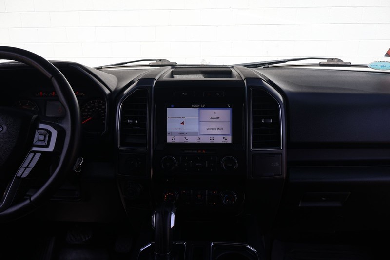 Ford F-150 Vehicle Full-screen Gallery Image 24