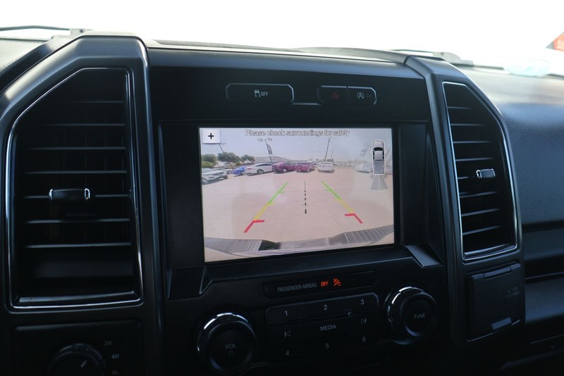 Ford F-150 Vehicle Full-screen Gallery Image 25