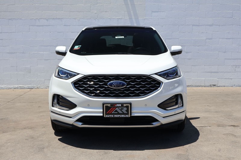 Ford Edge Vehicle Full-screen Gallery Image 02