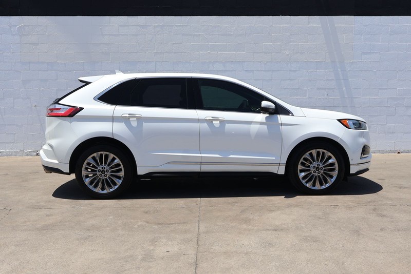 Ford Edge Vehicle Full-screen Gallery Image 04