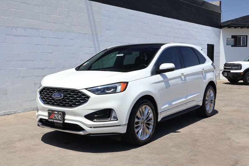 Ford Edge Vehicle Full-screen Gallery Image 11