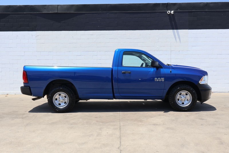 Ram 1500 Vehicle Full-screen Gallery Image 01
