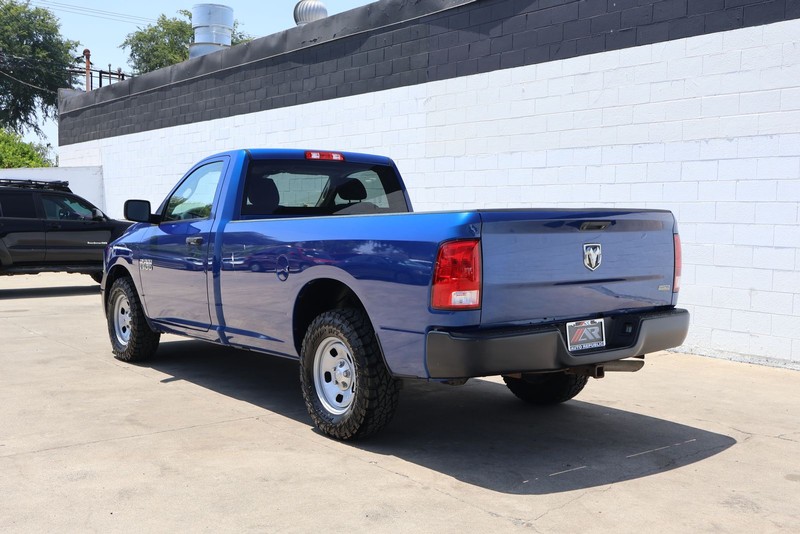 Ram 1500 Vehicle Full-screen Gallery Image 09