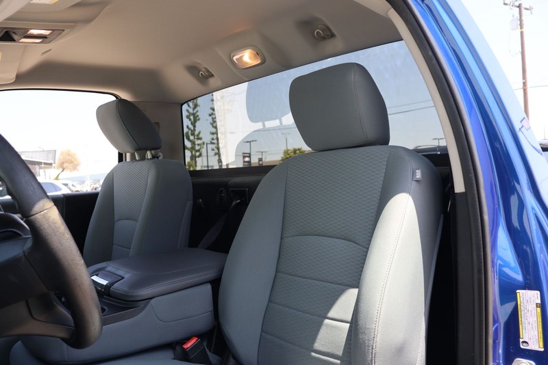 Ram 1500 Vehicle Full-screen Gallery Image 16