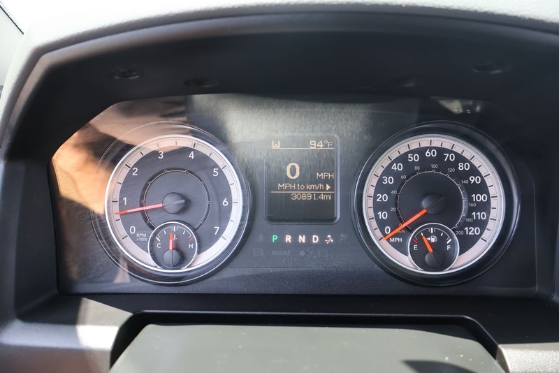Ram 1500 Vehicle Full-screen Gallery Image 19