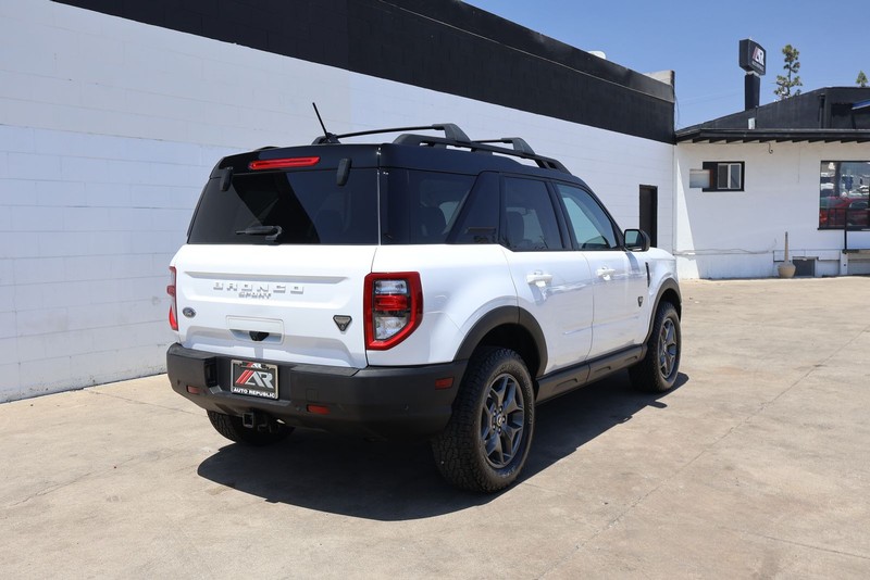 Ford Bronco Sport Vehicle Full-screen Gallery Image 05