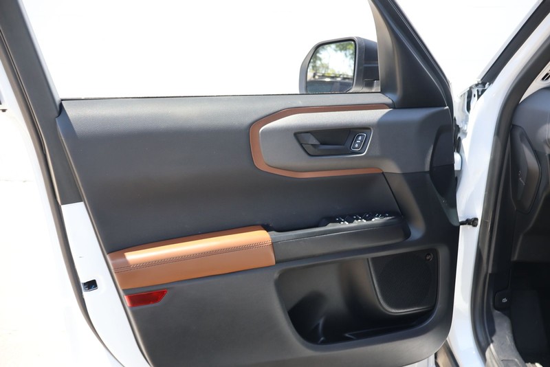 Ford Bronco Sport Vehicle Full-screen Gallery Image 14