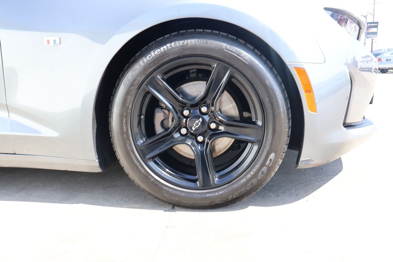 Chevrolet Camaro Vehicle Full-screen Gallery Image 11