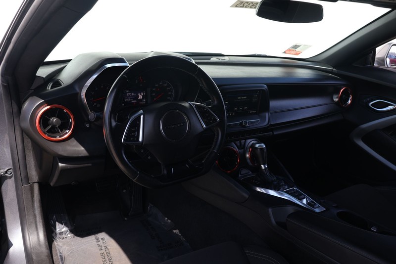 Chevrolet Camaro Vehicle Full-screen Gallery Image 14