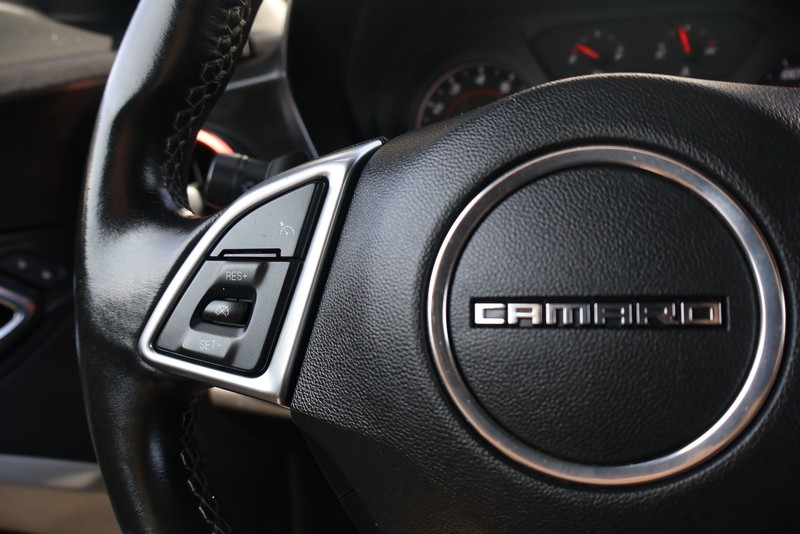 Chevrolet Camaro Vehicle Full-screen Gallery Image 23