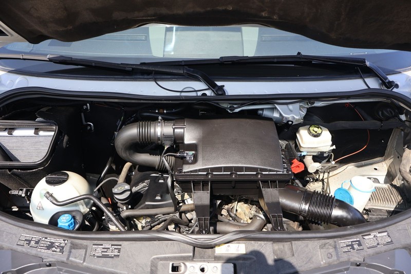 Mercedes-Benz Sprinter 2500 Vehicle Full-screen Gallery Image 13