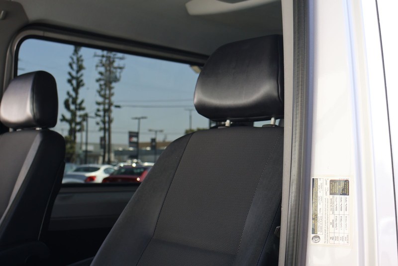 Mercedes-Benz Sprinter 2500 Vehicle Full-screen Gallery Image 18