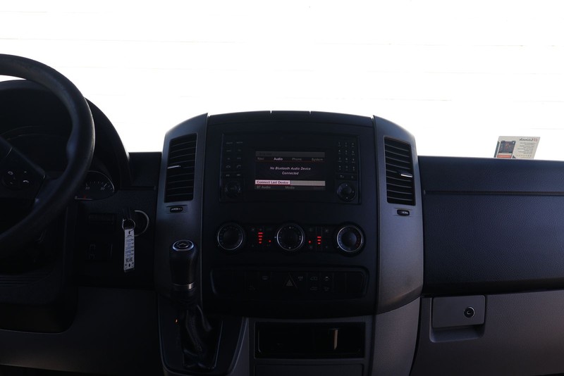 Mercedes-Benz Sprinter 2500 Vehicle Full-screen Gallery Image 27