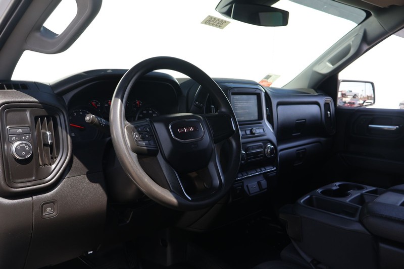 GMC Sierra 1500 Vehicle Full-screen Gallery Image 15