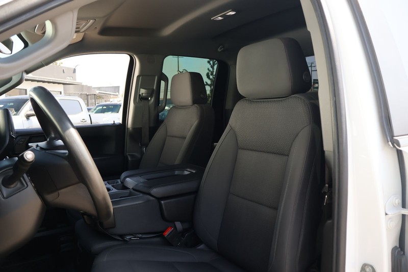 GMC Sierra 1500 Vehicle Full-screen Gallery Image 16