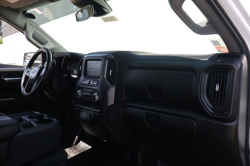 GMC Sierra 1500 Vehicle Full-screen Gallery Image 18