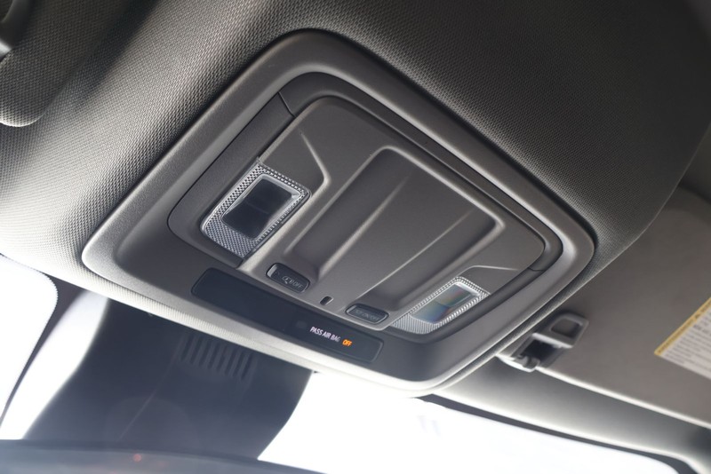 GMC Sierra 1500 Vehicle Full-screen Gallery Image 31