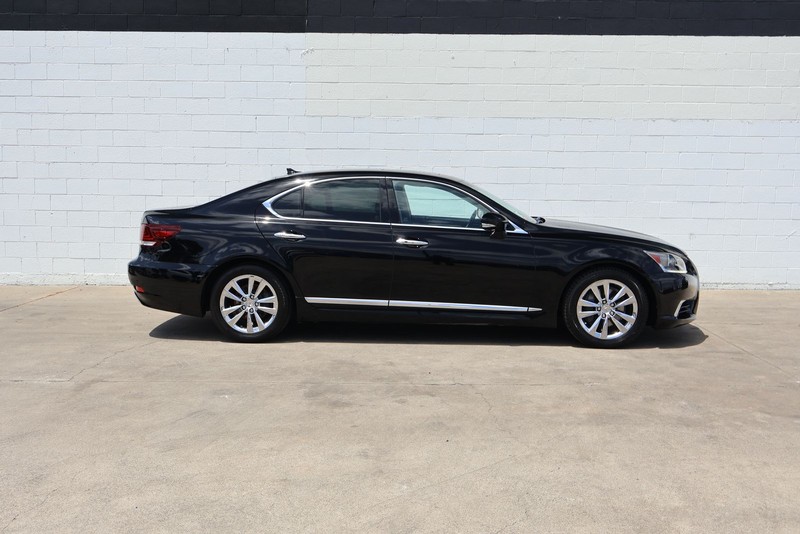 Lexus LS 460 Vehicle Full-screen Gallery Image 04