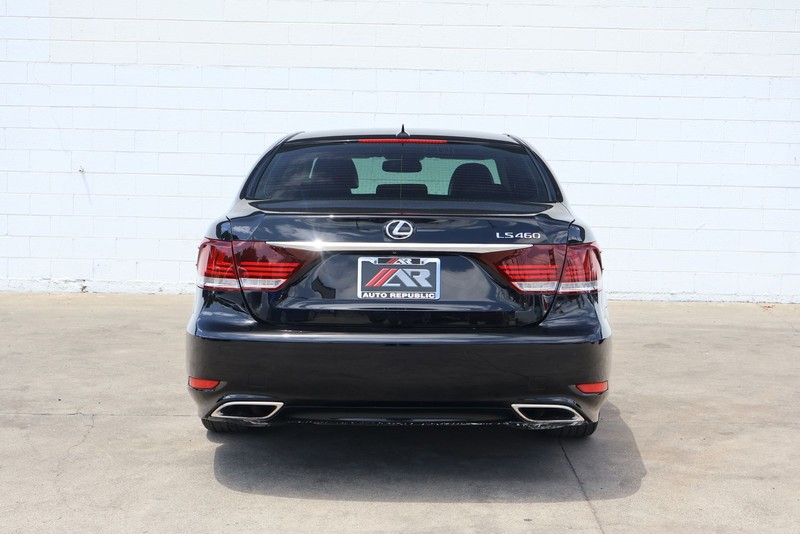 Lexus LS 460 Vehicle Full-screen Gallery Image 06