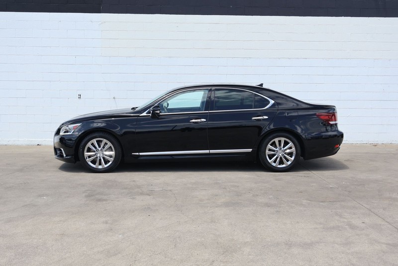 Lexus LS 460 Vehicle Full-screen Gallery Image 11