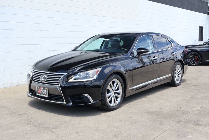Lexus LS 460 Vehicle Full-screen Gallery Image 12