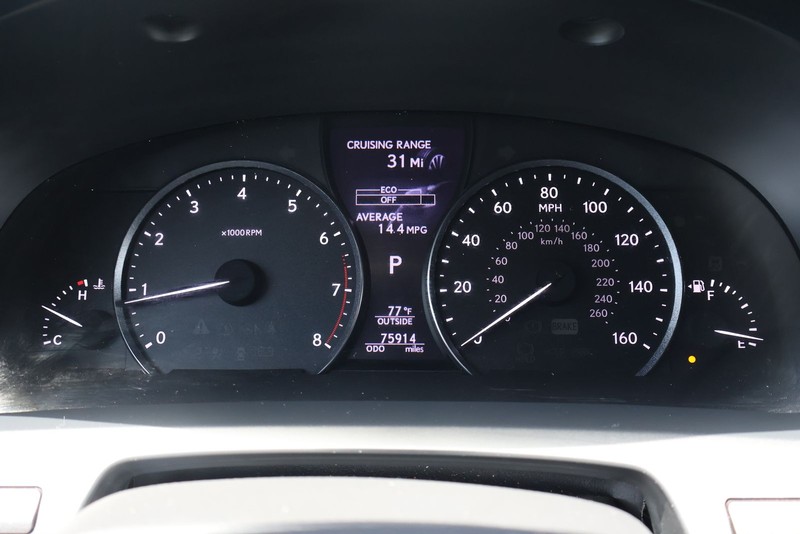 Lexus LS 460 Vehicle Full-screen Gallery Image 23