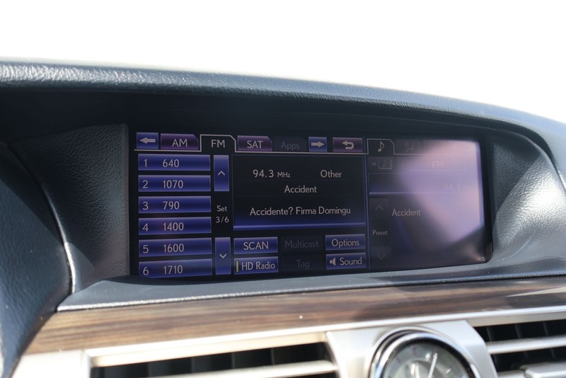 Lexus LS 460 Vehicle Full-screen Gallery Image 28