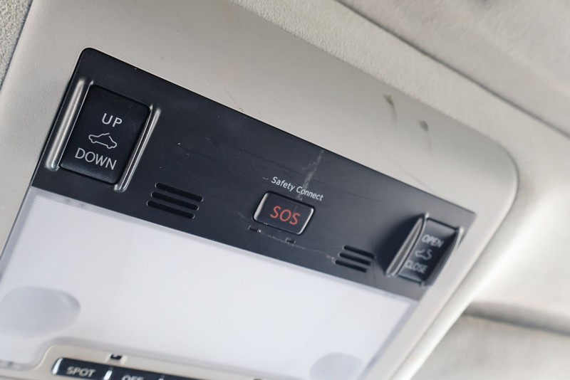 Lexus LS 460 Vehicle Full-screen Gallery Image 33