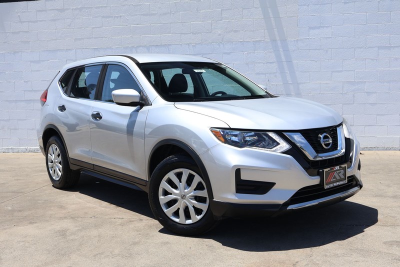 Nissan Rogue Vehicle Full-screen Gallery Image 01