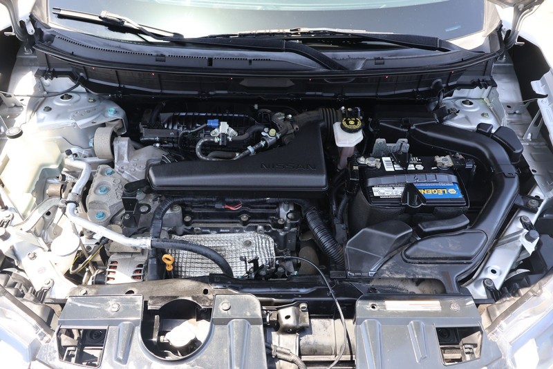 Nissan Rogue Vehicle Full-screen Gallery Image 12