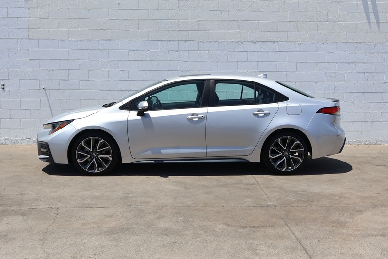 Toyota Corolla Vehicle Full-screen Gallery Image 10