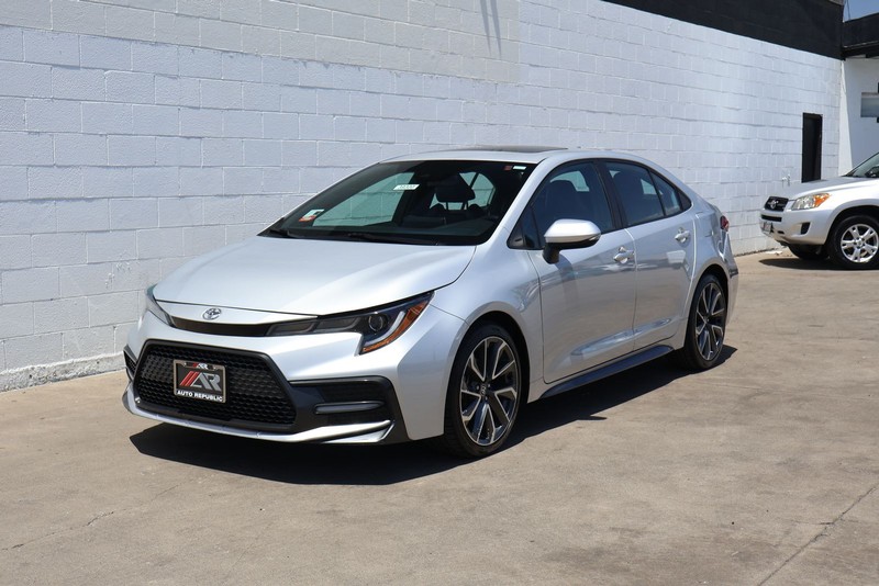 Toyota Corolla Vehicle Full-screen Gallery Image 11